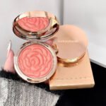 Kakashow Embossed Rose Highlighter Blush - Image 2